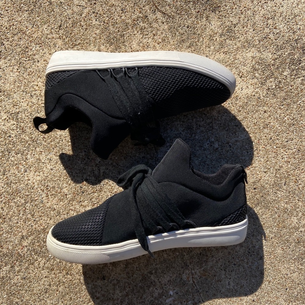 Steve Madden Lancer Lace-Up Sneakera